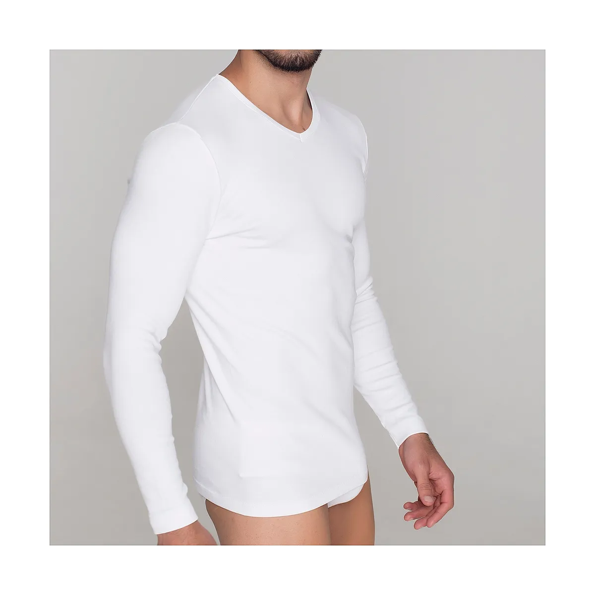 9269 ADAPTABLE FABRIC LONG SLEEVE UNDERSHIRT. V NECK