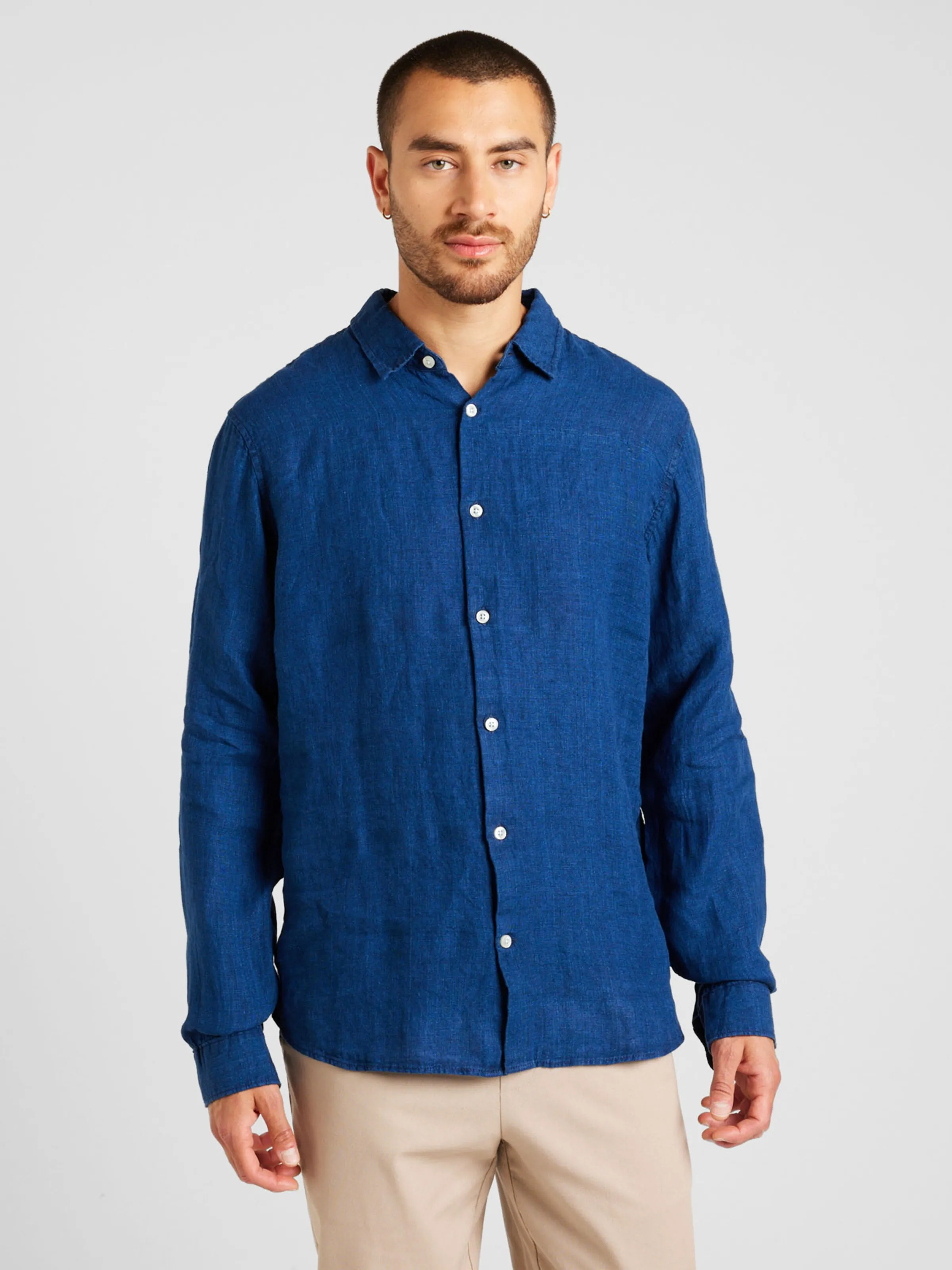 Ajuste regular Camisa GAP en Azul Oscuro