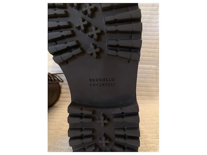 Brunello Cucinelli Botas de invierno de piel de ciervo Castaño 