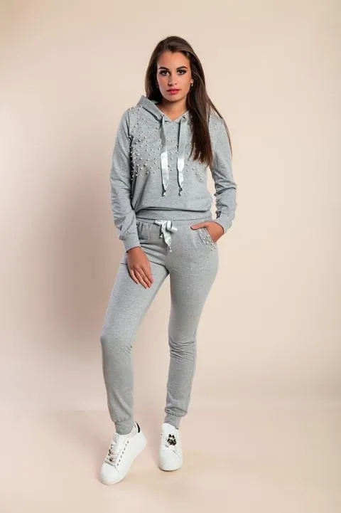 CONJUNTO DE CHANDAL CON CAPUCHA Y DETALLE DE PERLAS TINSELY, GRIS