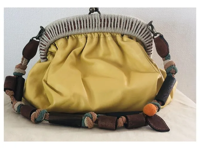 Marni Bolsos de mano Amarillo 