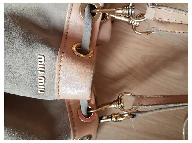 Miu Miu Bolsos de mano Beige 