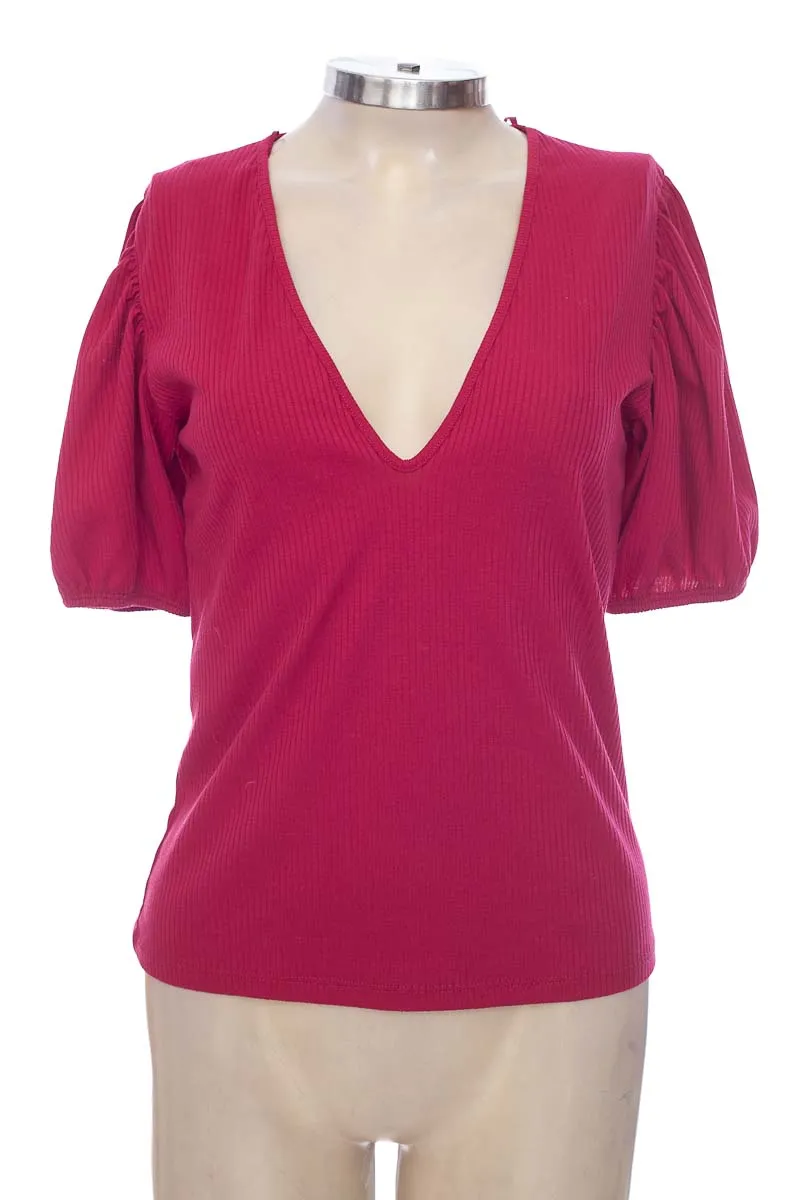 Top / Camiseta color Vinotinto - Zara