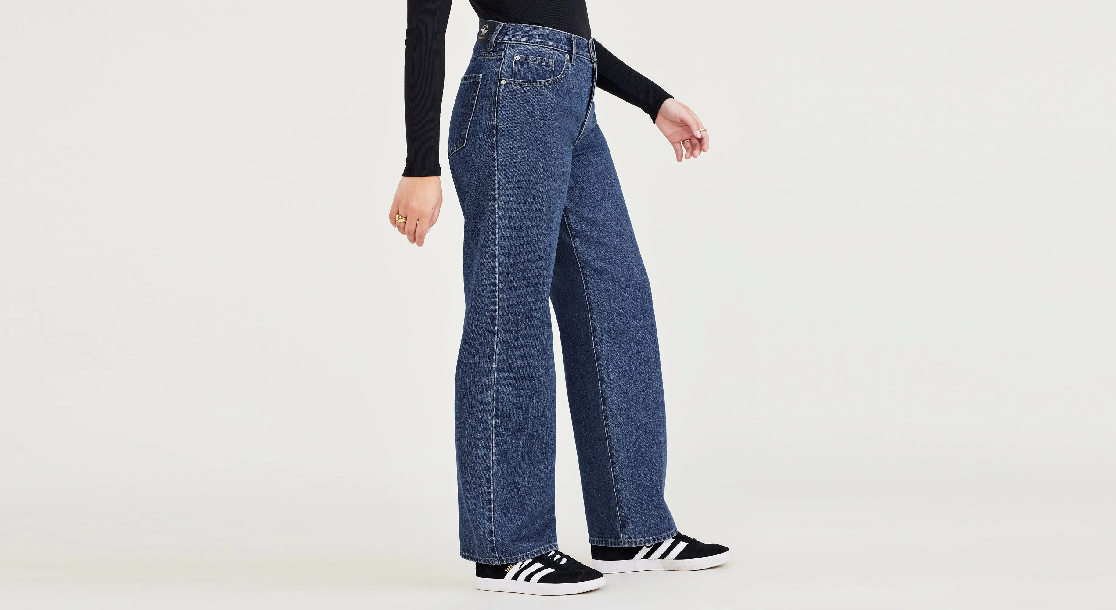 Women's Relaxed Fit Mid-Rise Jeans